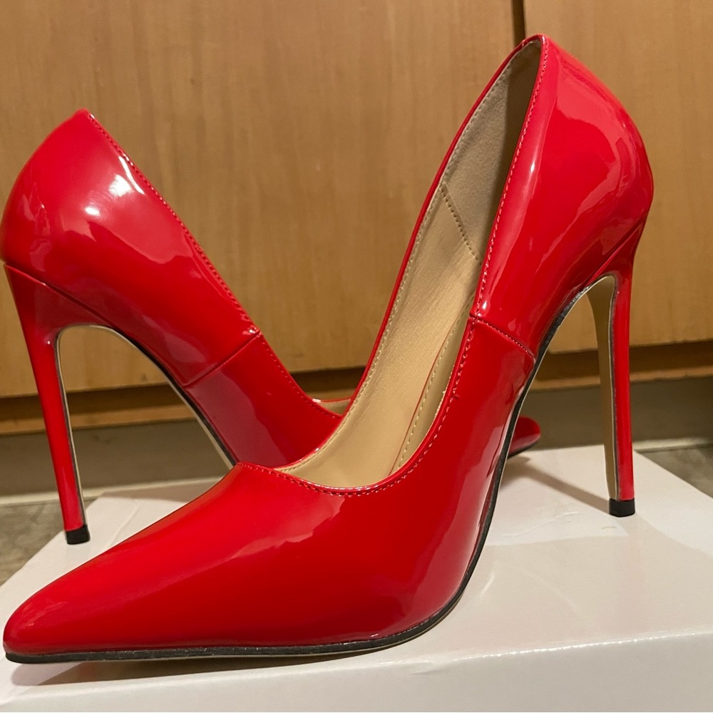 4” brand new red leather pumps